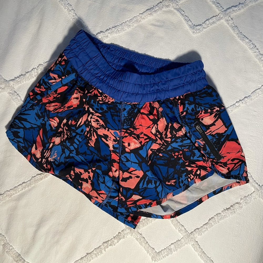 Lululemon 4” Patterned Tracker Shorts - image 1